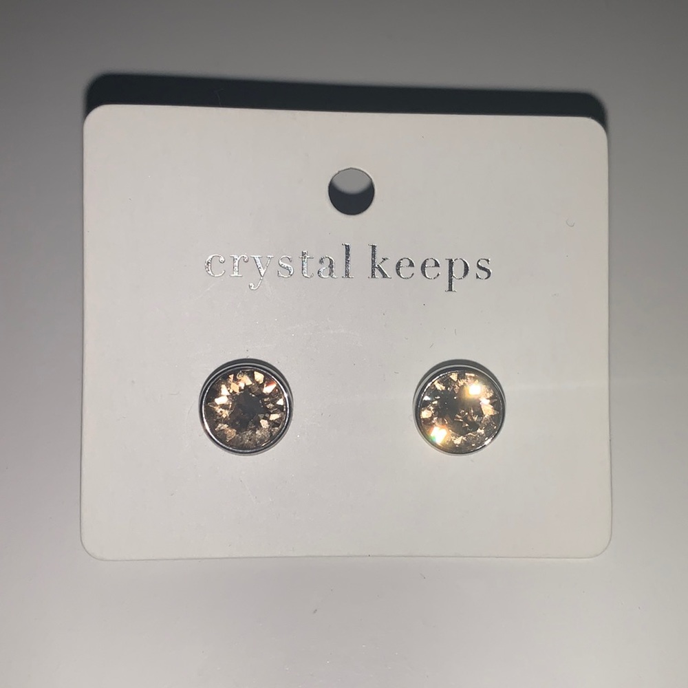 Gold/yellow stone studs
